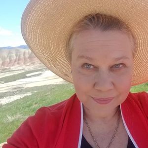 Meet your Posher, Denise